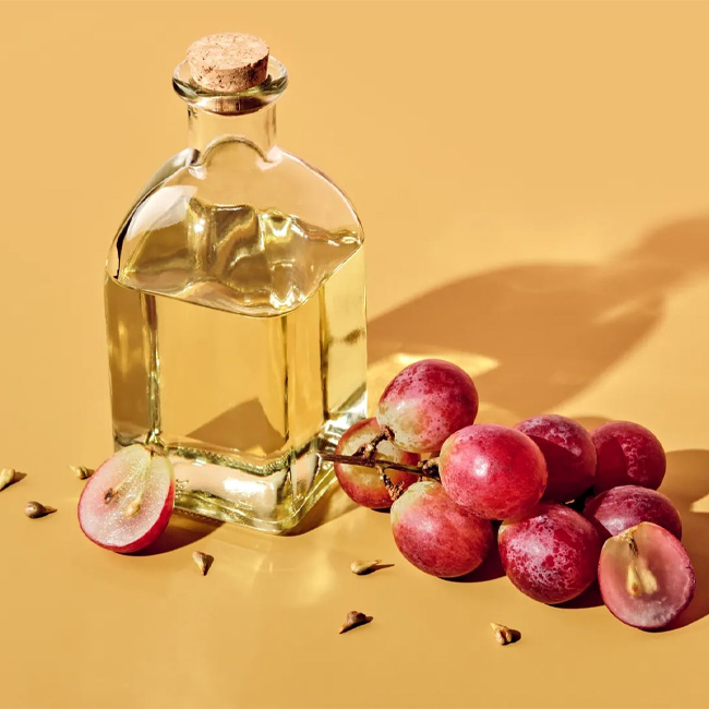 خواص-روغن-هسته-انگور-برای-پوست-و-مو روغن هسته انگور 30 گرمی - Image 1